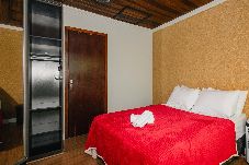 Casa em Curitiba - Casa com churrasq, garagem, Wi-Fi e petfriendly