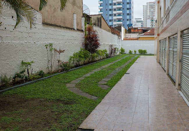 Apartamento em Praia Grande - Apto c garagem, ótima localização à 80m da Praia Apartamento em Praia Grande - Apto c garagem, ótima localização à 80m da Praia