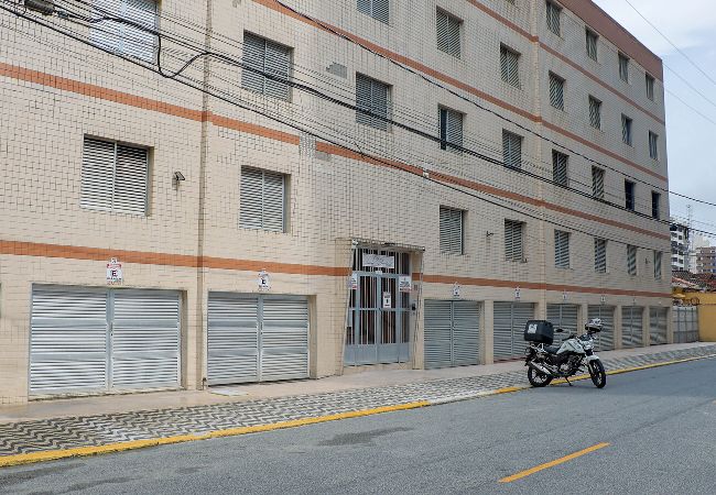 Apartamento em Praia Grande - Apto c garagem, ótima localização à 80m da Praia Apartamento em Praia Grande - Apto c garagem, ótima localização à 80m da Praia