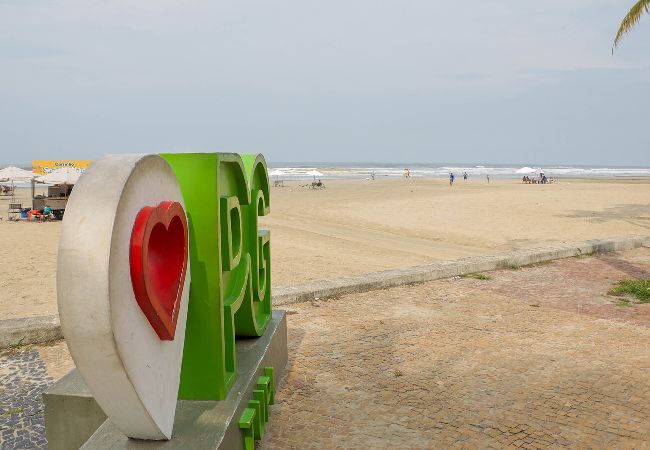 Apartamento em Praia Grande - Apto c garagem, ótima localização à 80m da Praia Apartamento em Praia Grande - Apto c garagem, ótima localização à 80m da Praia