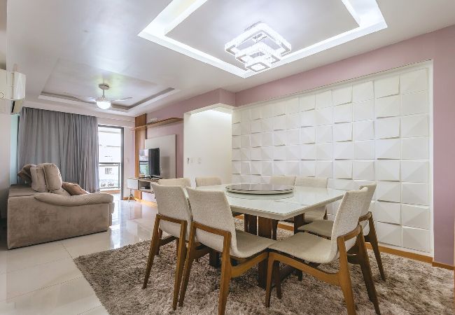 Apartamento em Niterói - Apto com piscina, WiFi, ar-condicionado e garagem Apartamento em Niterói - Apto com piscina, WiFi, ar-condicionado e garagem
