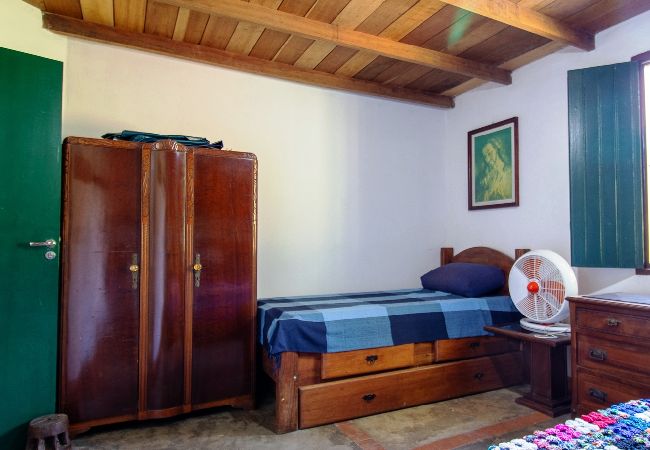 Casa em Santana de Parnaíba - Casa de campo c lazer, bem equipada, pet friendly Casa em Santana de Parnaíba - Casa de campo c lazer, bem equipada, pet friendly