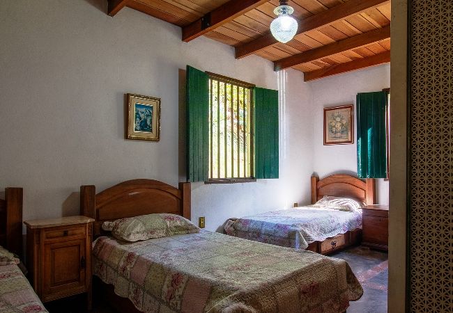 Casa em Santana de Parnaíba - Casa de campo c lazer, bem equipada, pet friendly Casa em Santana de Parnaíba - Casa de campo c lazer, bem equipada, pet friendly