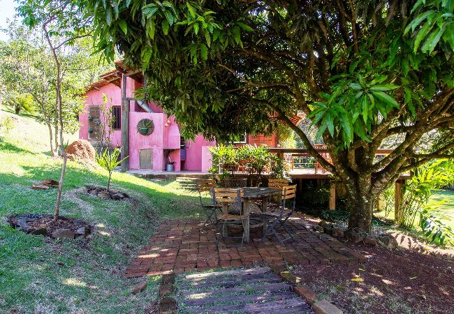 Casa em Santana de Parnaíba - Casa de campo c lazer, bem equipada, pet friendly Casa em Santana de Parnaíba - Casa de campo c lazer, bem equipada, pet friendly