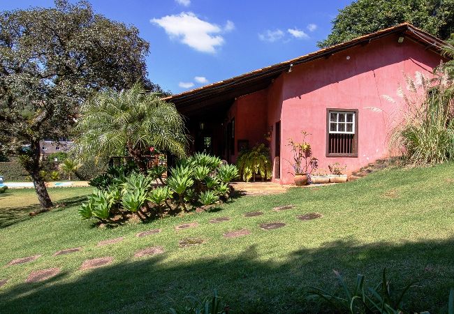 Casa em Santana de Parnaíba - Casa de campo c lazer, bem equipada, pet friendly Casa em Santana de Parnaíba - Casa de campo c lazer, bem equipada, pet friendly