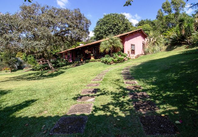 Casa em Santana de Parnaíba - Casa de campo c lazer, bem equipada, pet friendly Casa em Santana de Parnaíba - Casa de campo c lazer, bem equipada, pet friendly