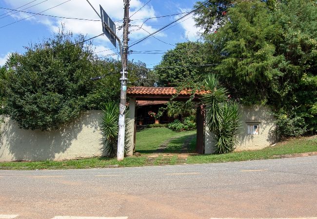 Casa em Santana de Parnaíba - Casa de campo c lazer, bem equipada, pet friendly Casa em Santana de Parnaíba - Casa de campo c lazer, bem equipada, pet friendly
