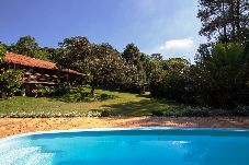 Casa em Santana de Parnaíba - Casa de campo c lazer, bem equipada, pet friendly