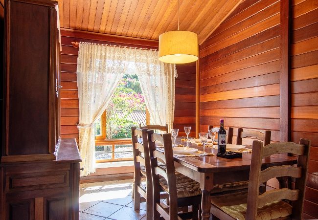 Casa em Bragança Paulista - Incrível chácara com lazer completo,WiFi e piscina Casa em Bragança Paulista - Incrível chácara com lazer completo,WiFi e piscina