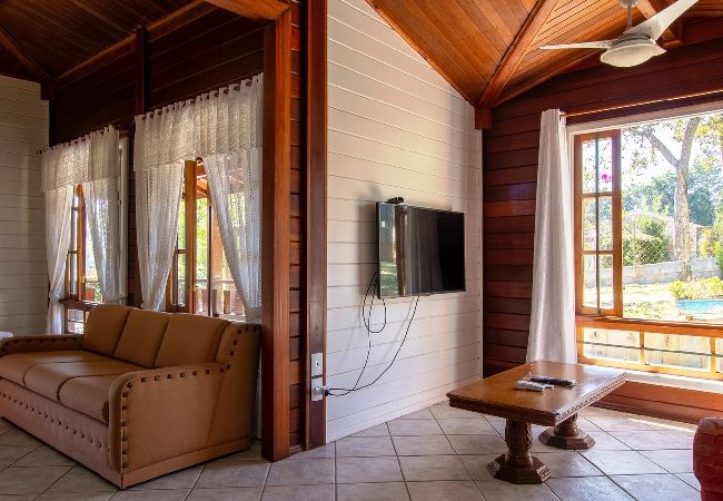 Casa em Bragança Paulista - Incrível chácara com lazer completo,WiFi e piscina Casa em Bragança Paulista - Incrível chácara com lazer completo,WiFi e piscina
