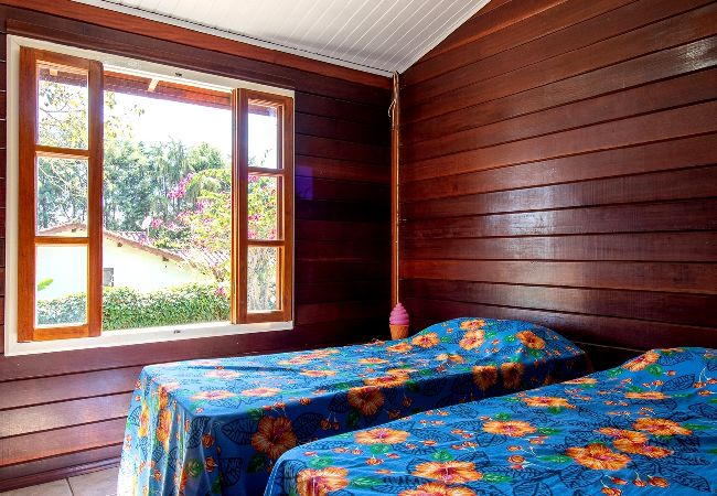 Casa em Bragança Paulista - Incrível chácara com lazer completo,WiFi e piscina Casa em Bragança Paulista - Incrível chácara com lazer completo,WiFi e piscina