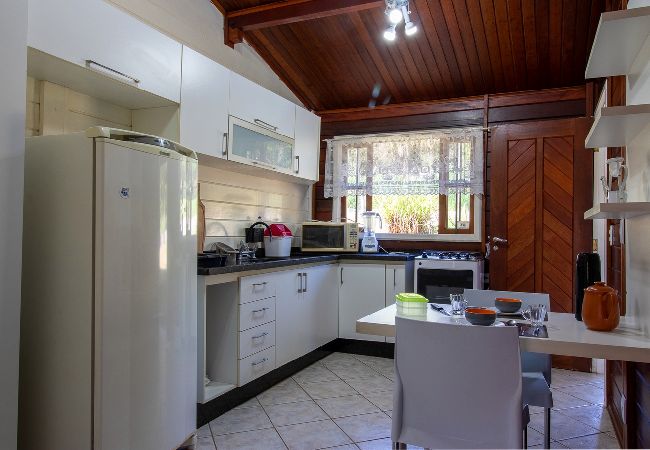 Casa em Bragança Paulista - Incrível chácara com lazer completo,WiFi e piscina Casa em Bragança Paulista - Incrível chácara com lazer completo,WiFi e piscina