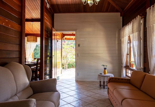 Casa em Bragança Paulista - Incrível chácara com lazer completo,WiFi e piscina Casa em Bragança Paulista - Incrível chácara com lazer completo,WiFi e piscina