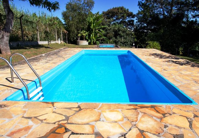 Casa em Bragança Paulista - Incrível chácara com lazer completo,WiFi e piscina Casa em Bragança Paulista - Incrível chácara com lazer completo,WiFi e piscina