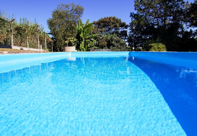 Casa em Bragança Paulista - Incrível chácara com lazer completo,WiFi e piscina Casa em Bragança Paulista - Incrível chácara com lazer completo,WiFi e piscina