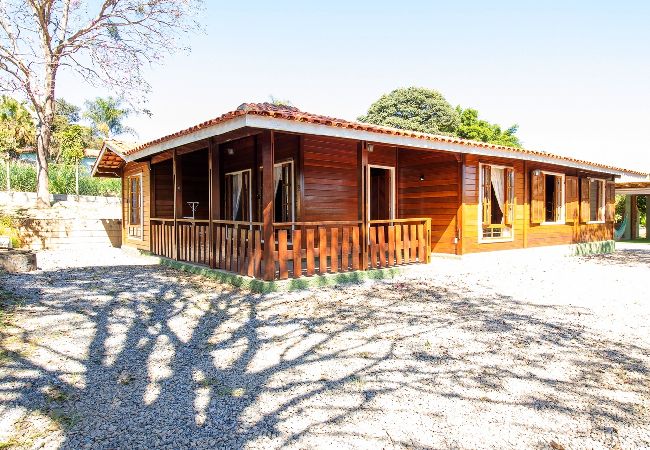 Casa em Bragança Paulista - Incrível chácara com lazer completo,WiFi e piscina Casa em Bragança Paulista - Incrível chácara com lazer completo,WiFi e piscina