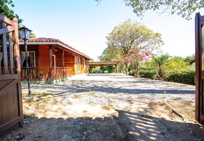 Casa em Bragança Paulista - Incrível chácara com lazer completo,WiFi e piscina Casa em Bragança Paulista - Incrível chácara com lazer completo,WiFi e piscina