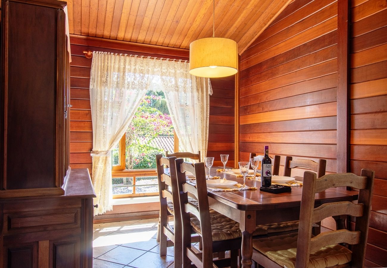 Casa em Bragança Paulista - Incrível chácara com lazer completo,WiFi e piscina Casa em Bragança Paulista - Incrível chácara com lazer completo,WiFi e piscina