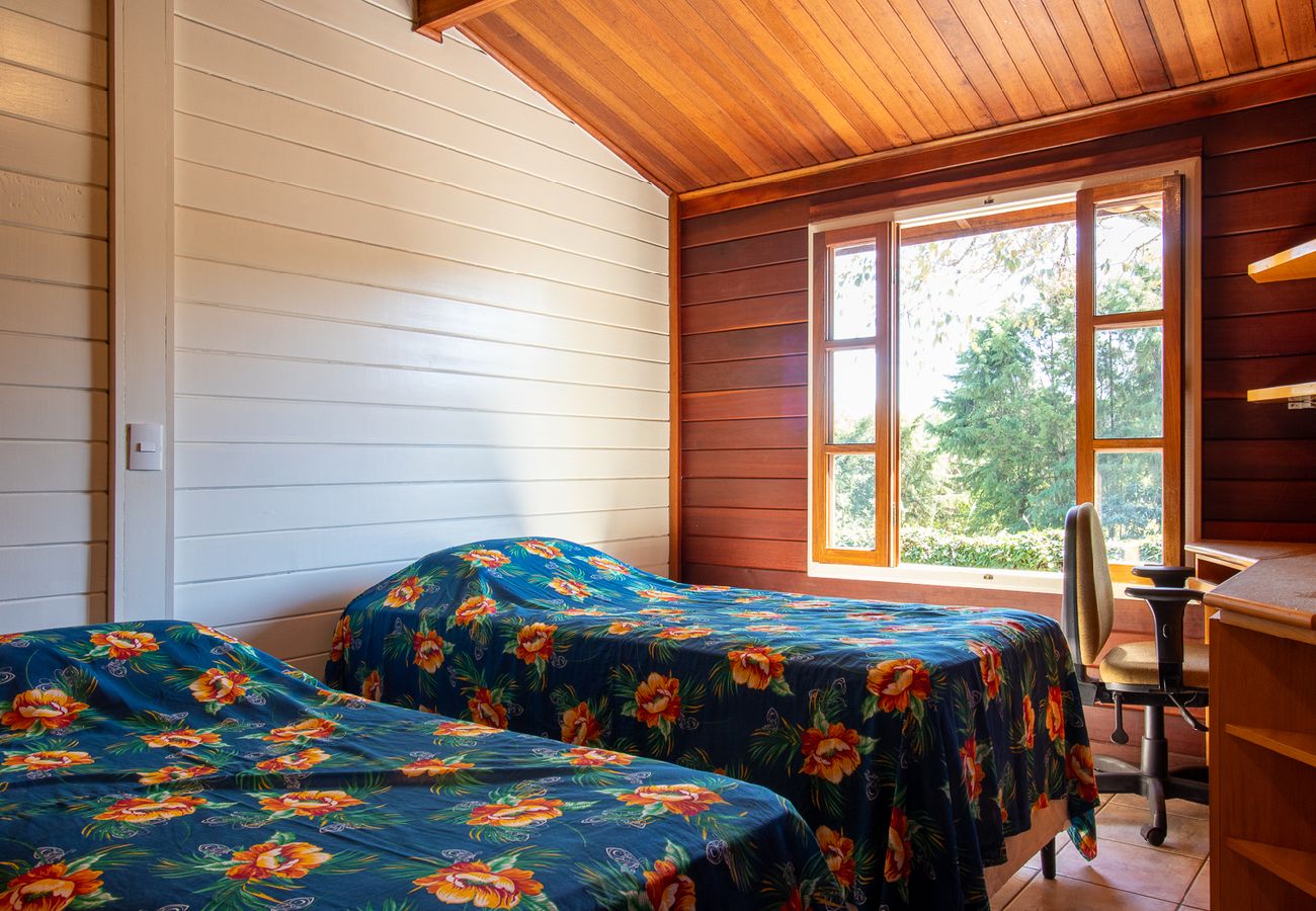 Casa em Bragança Paulista - Incrível chácara com lazer completo,WiFi e piscina Casa em Bragança Paulista - Incrível chácara com lazer completo,WiFi e piscina