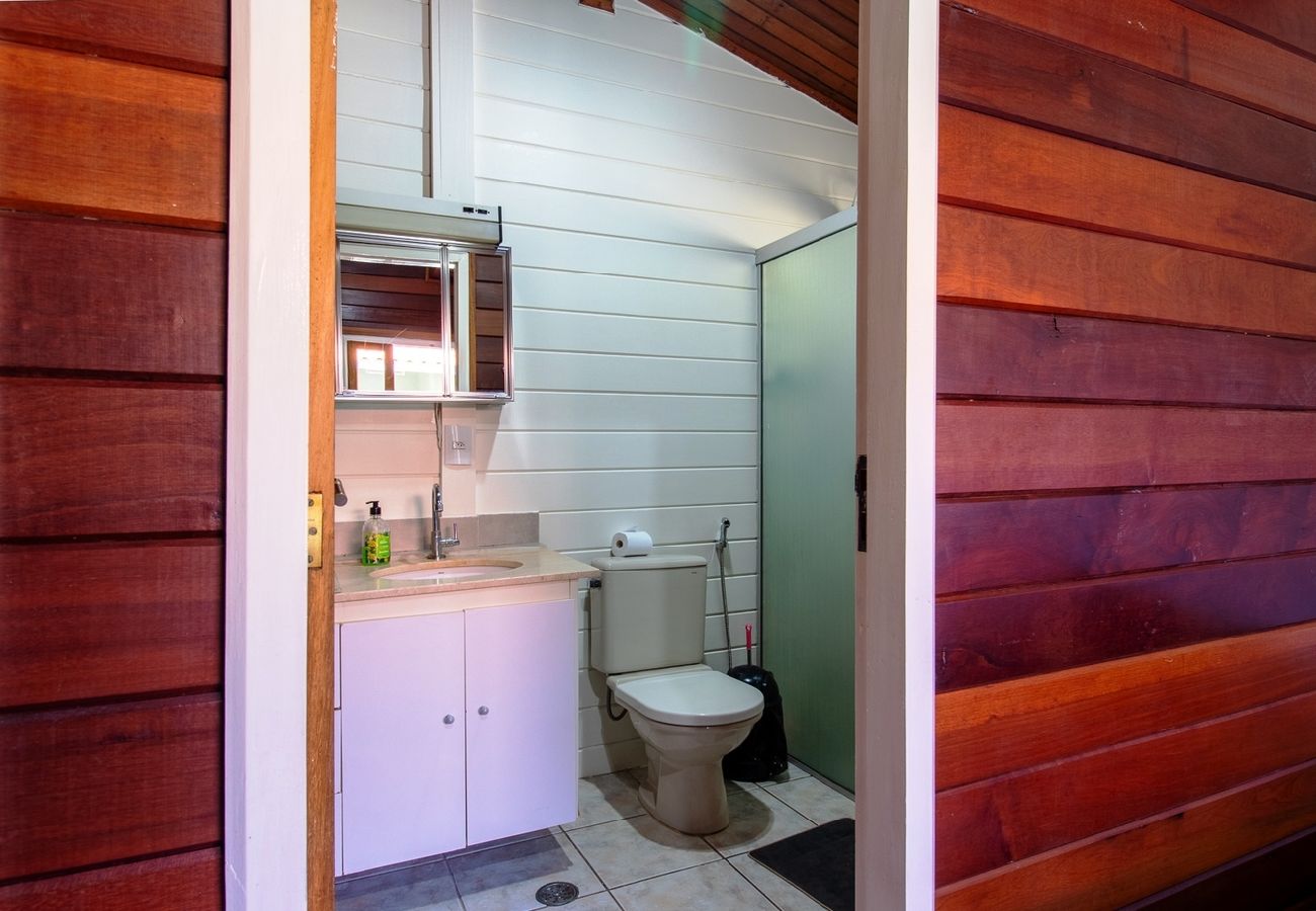 Casa em Bragança Paulista - Incrível chácara com lazer completo,WiFi e piscina Casa em Bragança Paulista - Incrível chácara com lazer completo,WiFi e piscina