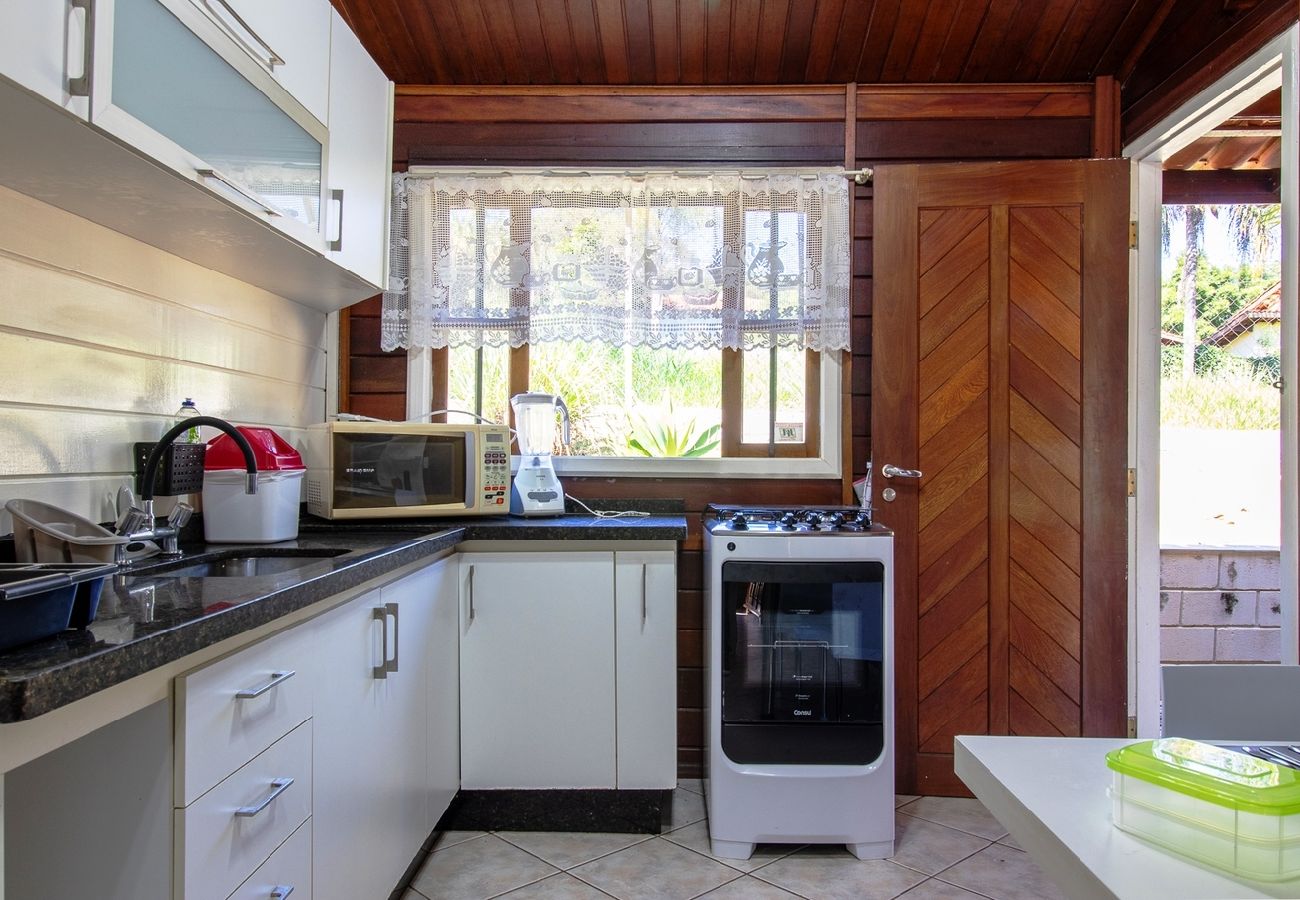 Casa em Bragança Paulista - Incrível chácara com lazer completo,WiFi e piscina Casa em Bragança Paulista - Incrível chácara com lazer completo,WiFi e piscina