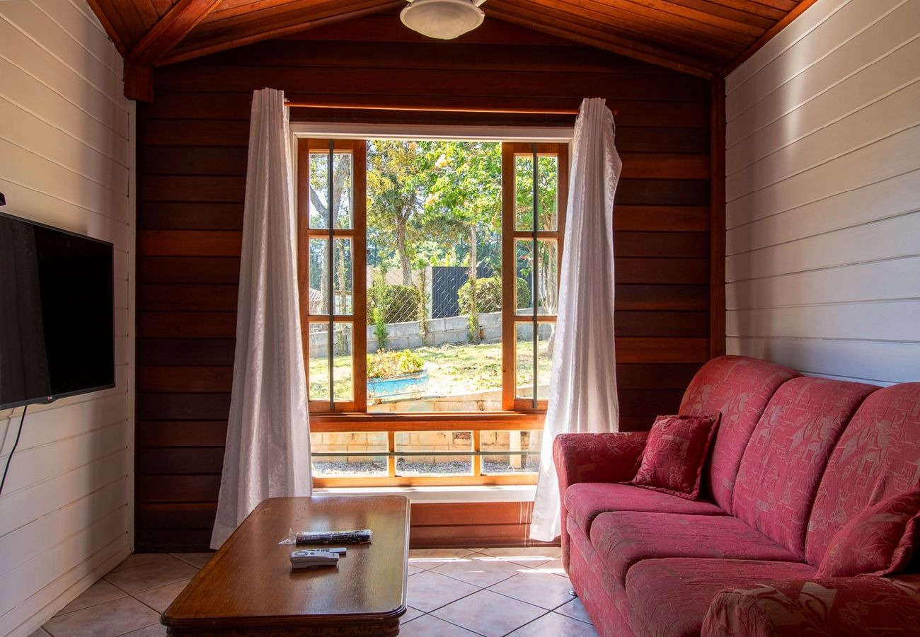 Casa em Bragança Paulista - Incrível chácara com lazer completo,WiFi e piscina Casa em Bragança Paulista - Incrível chácara com lazer completo,WiFi e piscina