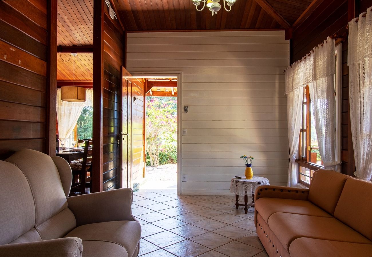 Casa em Bragança Paulista - Incrível chácara com lazer completo,WiFi e piscina Casa em Bragança Paulista - Incrível chácara com lazer completo,WiFi e piscina