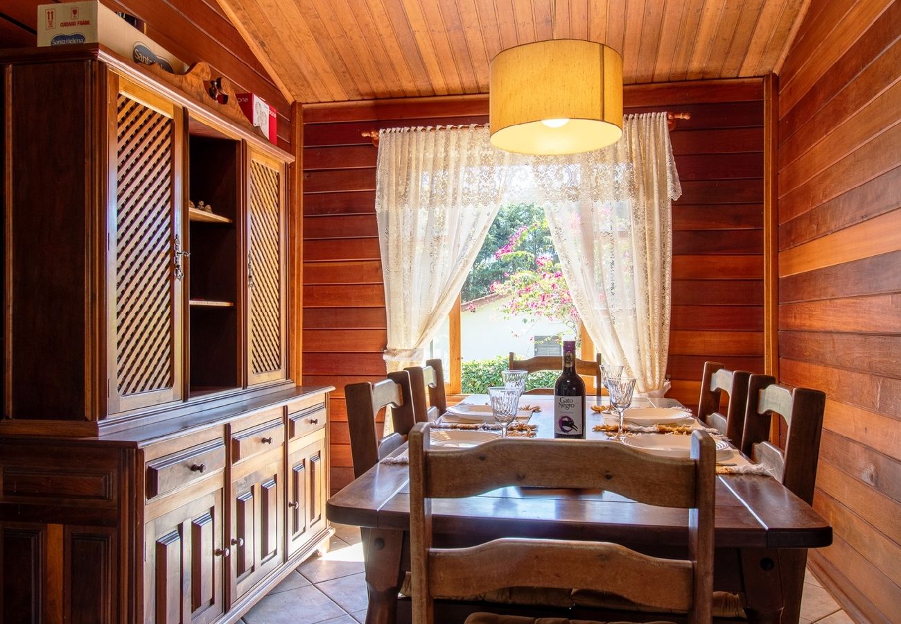 Casa em Bragança Paulista - Incrível chácara com lazer completo,WiFi e piscina Casa em Bragança Paulista - Incrível chácara com lazer completo,WiFi e piscina