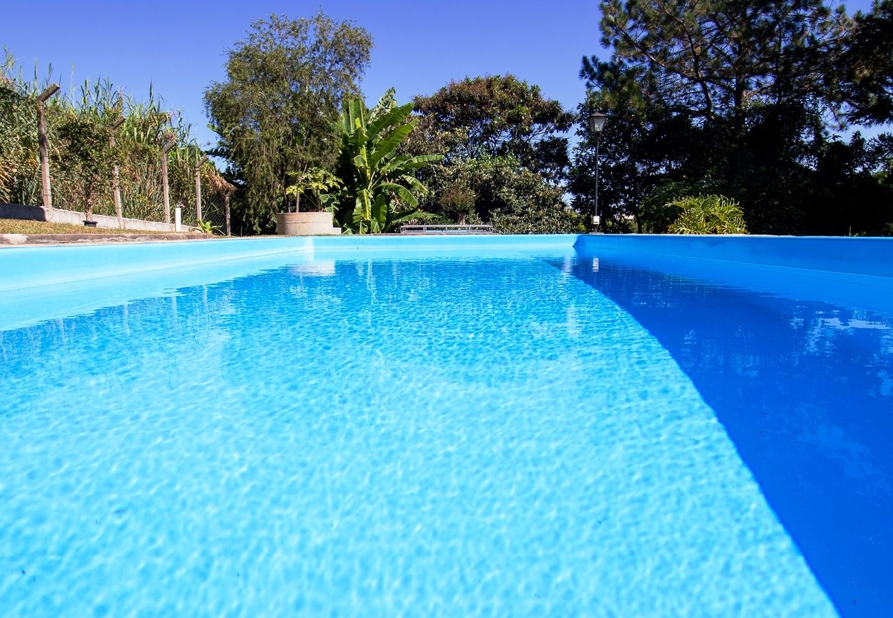 Casa em Bragança Paulista - Incrível chácara com lazer completo,WiFi e piscina Casa em Bragança Paulista - Incrível chácara com lazer completo,WiFi e piscina