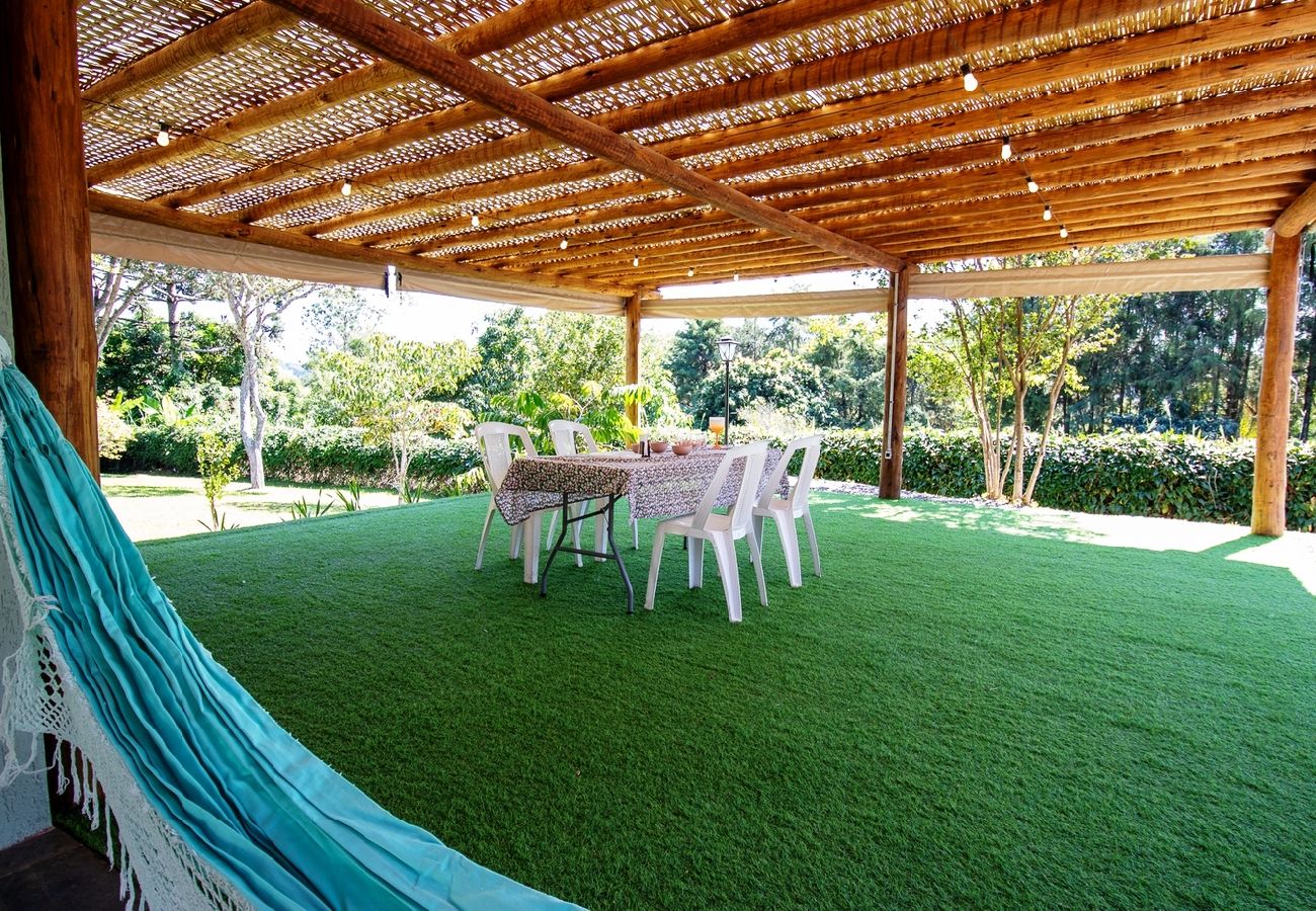 Casa em Bragança Paulista - Incrível chácara com lazer completo,WiFi e piscina Casa em Bragança Paulista - Incrível chácara com lazer completo,WiFi e piscina