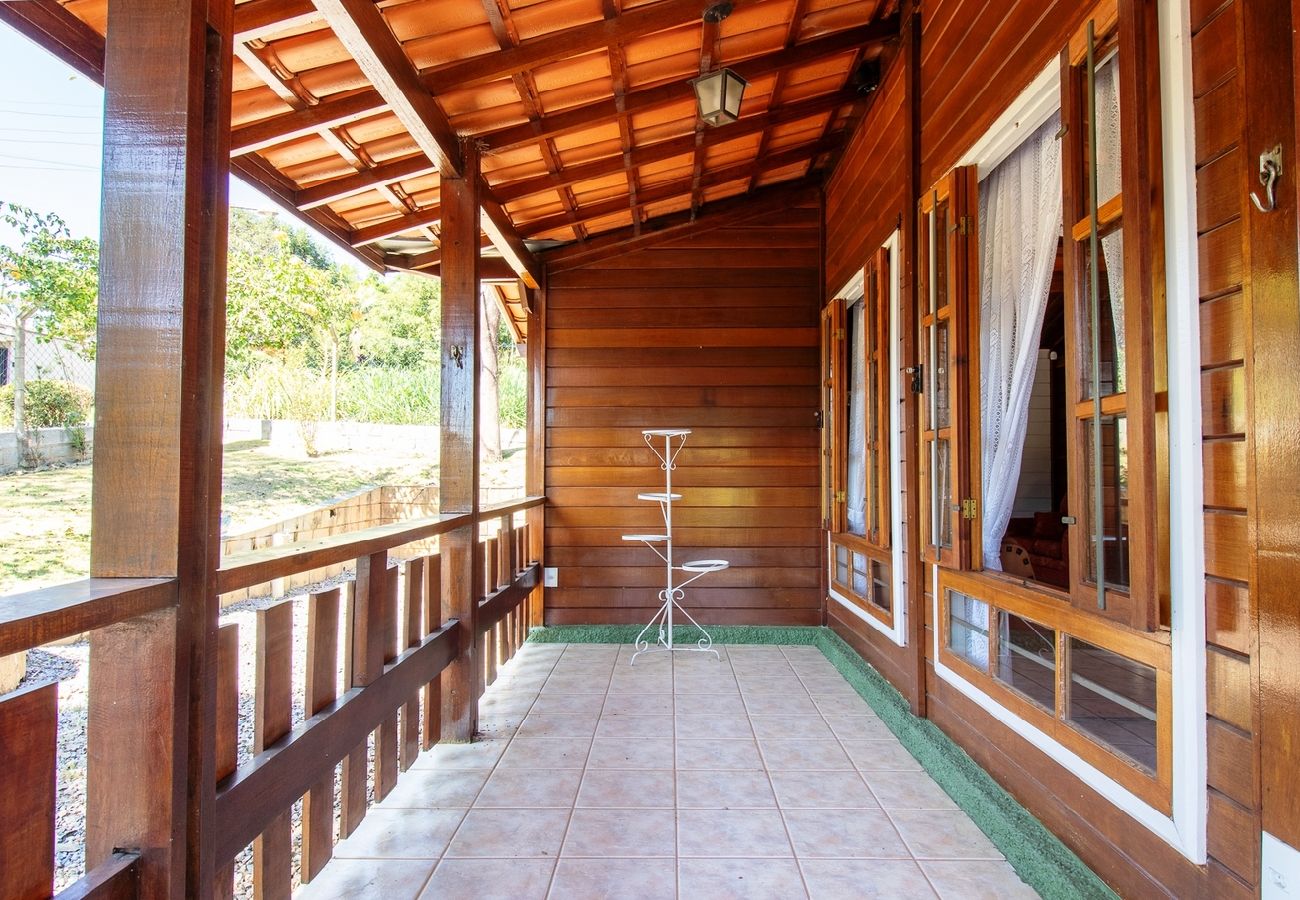 Casa em Bragança Paulista - Incrível chácara com lazer completo,WiFi e piscina Casa em Bragança Paulista - Incrível chácara com lazer completo,WiFi e piscina