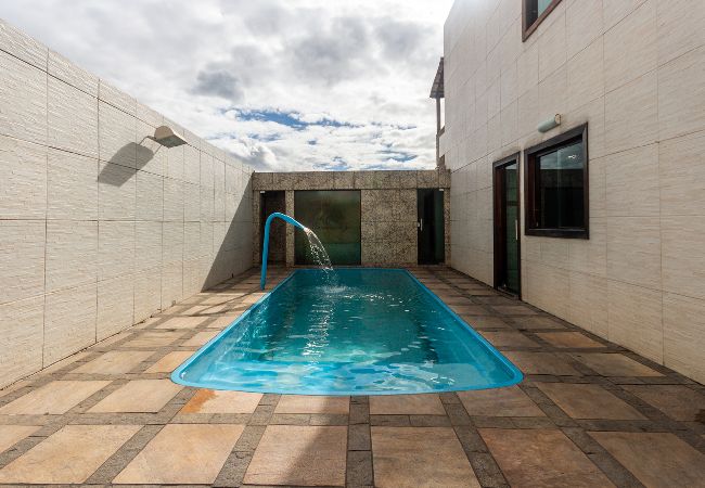 Casa em Santa Luzia - Casa com piscina,churrasqueira e ótima localização Casa em Santa Luzia - Casa com piscina,churrasqueira e ótima localização