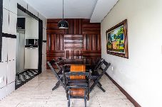 Casa em Santa Luzia - Casa com piscina,churrasqueira e ótima localização