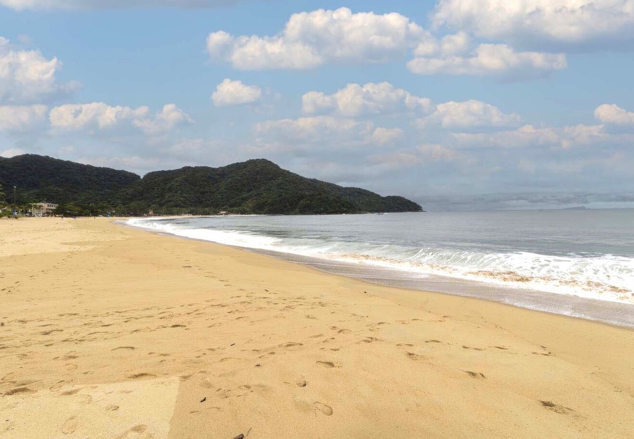 Casa em São Sebastião - Casa com piscina a 500m da Praia de Boiçucanga Casa em São Sebastião - Casa com piscina a 500m da Praia de Boiçucanga