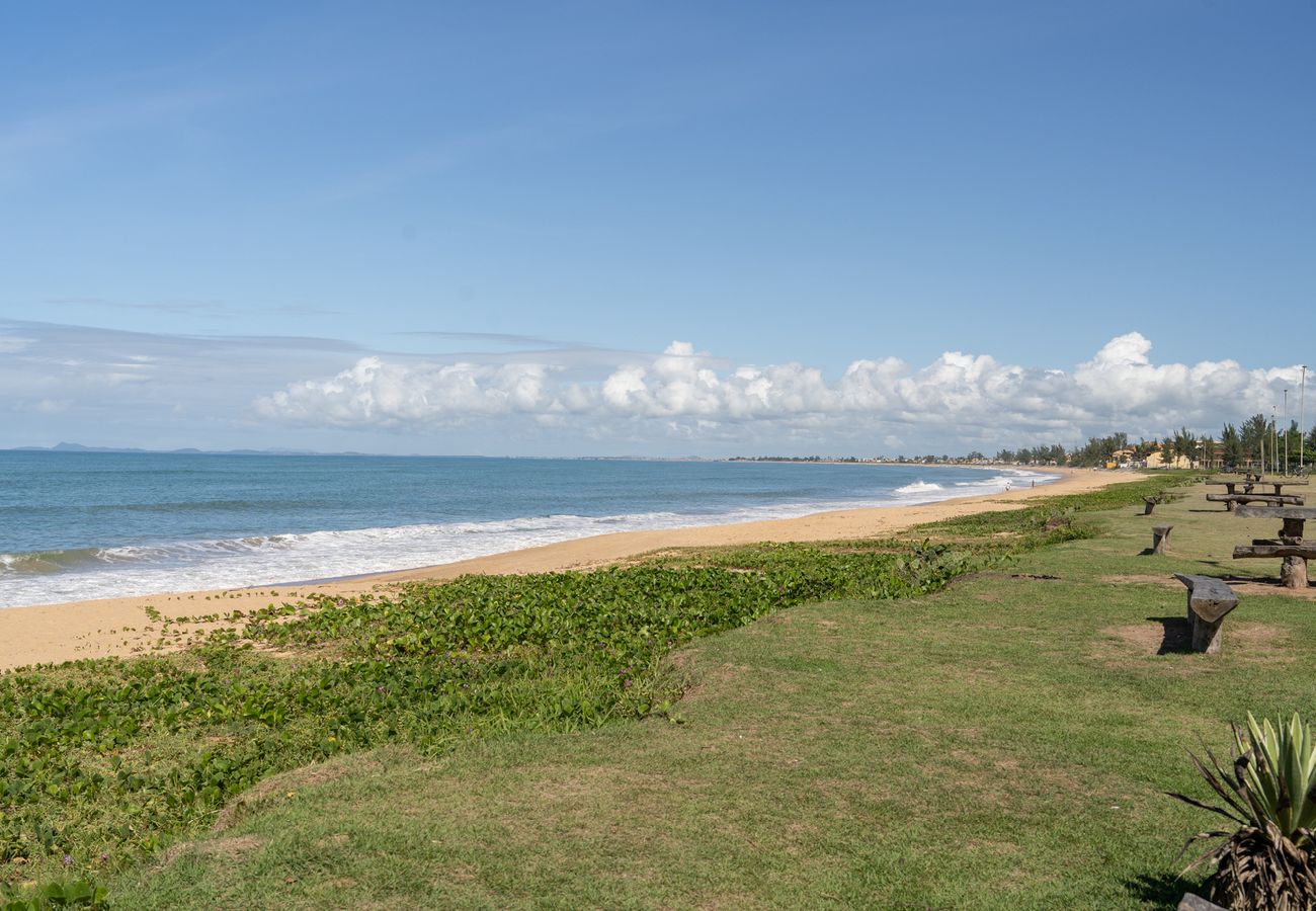 Apartamento em Rio das Ostras - Apto com Wi-Fi a 950m da Praia da Tartaruga Apartamento em Rio das Ostras - Apto com Wi-Fi a 950m da Praia da Tartaruga