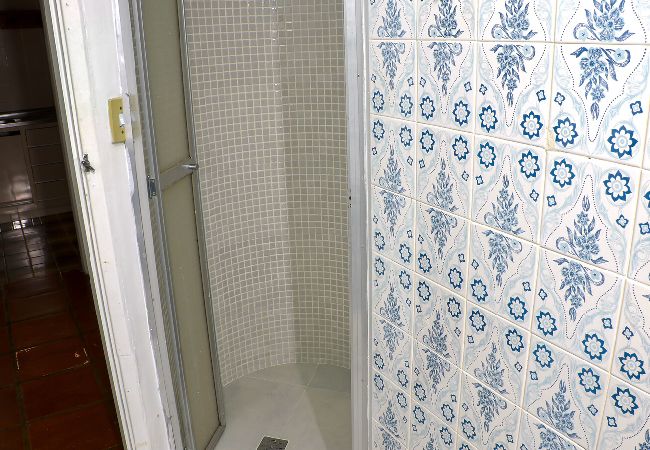 Apartamento em Guarujá - Apto acolhedor a 350m do mar c vaga, pet friendly Apartamento em Guarujá - Apto acolhedor a 350m do mar c vaga, pet friendly