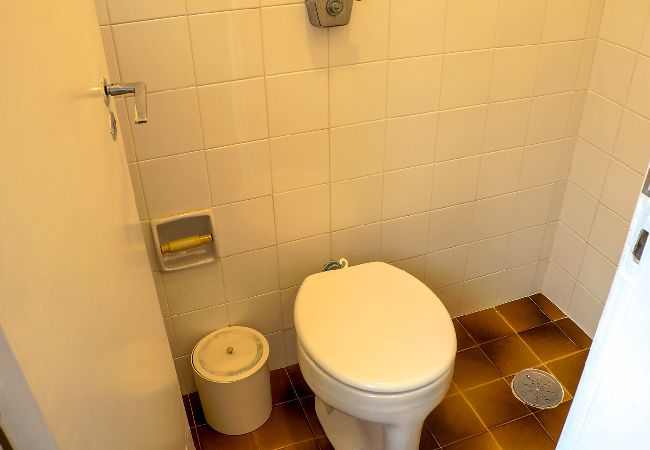Apartamento em Guarujá - Apto acolhedor a 350m do mar c vaga, pet friendly Apartamento em Guarujá - Apto acolhedor a 350m do mar c vaga, pet friendly