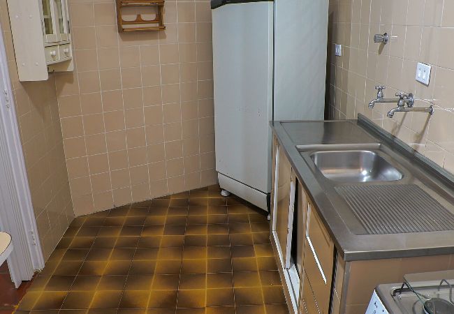 Apartamento em Guarujá - Apto acolhedor a 350m do mar c vaga, pet friendly Apartamento em Guarujá - Apto acolhedor a 350m do mar c vaga, pet friendly