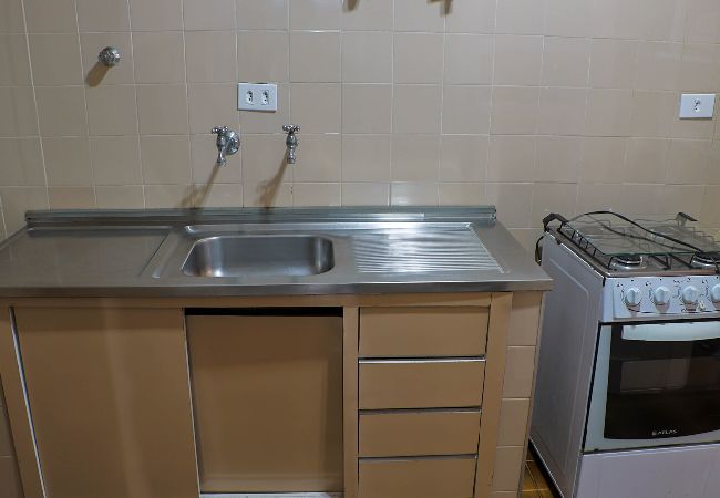Apartamento em Guarujá - Apto acolhedor a 350m do mar c vaga, pet friendly Apartamento em Guarujá - Apto acolhedor a 350m do mar c vaga, pet friendly