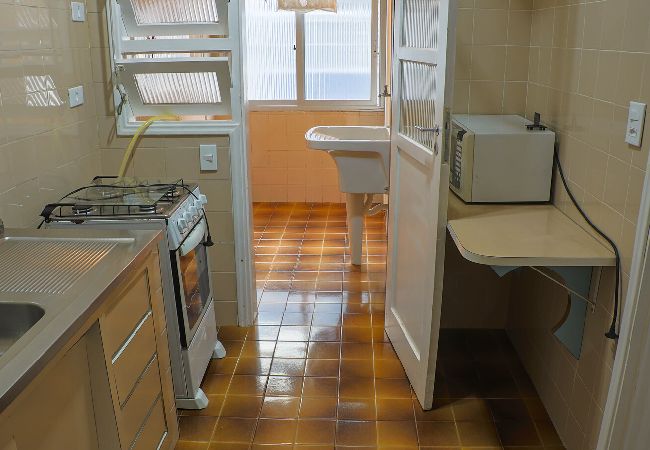 Apartamento em Guarujá - Apto acolhedor a 350m do mar c vaga, pet friendly Apartamento em Guarujá - Apto acolhedor a 350m do mar c vaga, pet friendly