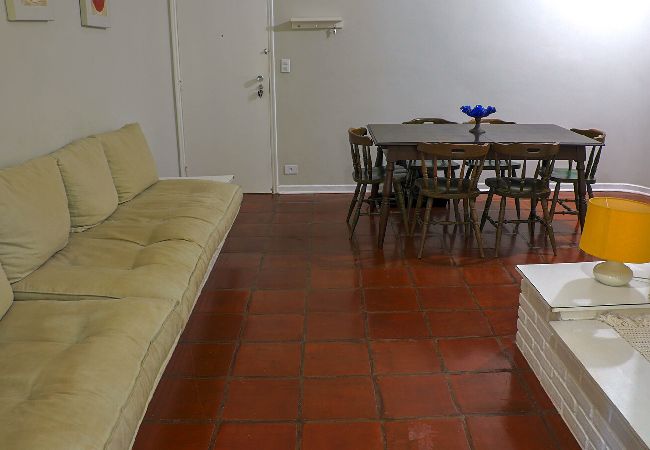 Apartamento em Guarujá - Apto acolhedor a 350m do mar c vaga, pet friendly Apartamento em Guarujá - Apto acolhedor a 350m do mar c vaga, pet friendly