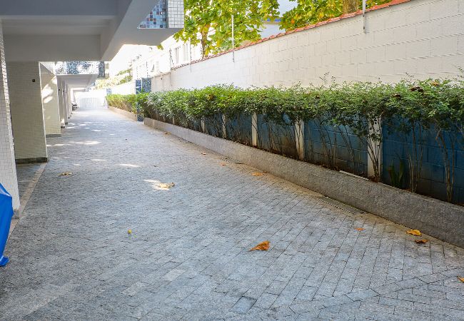 Apartamento em Guarujá - Apto acolhedor a 350m do mar c vaga, pet friendly Apartamento em Guarujá - Apto acolhedor a 350m do mar c vaga, pet friendly