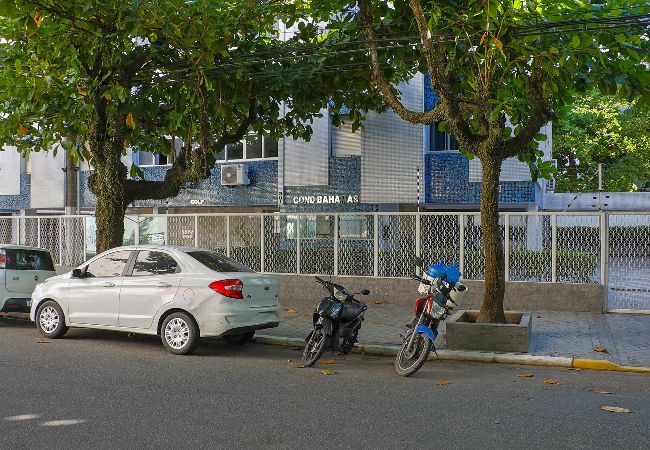 Apartamento em Guarujá - Apto acolhedor a 350m do mar c vaga, pet friendly Apartamento em Guarujá - Apto acolhedor a 350m do mar c vaga, pet friendly