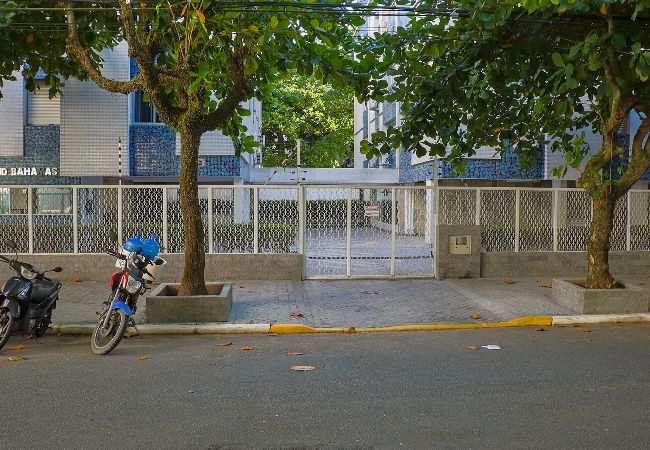 Apartamento em Guarujá - Apto acolhedor a 350m do mar c vaga, pet friendly Apartamento em Guarujá - Apto acolhedor a 350m do mar c vaga, pet friendly