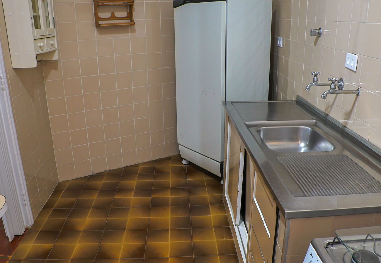 Apartamento em Guarujá - Apto acolhedor a 350m do mar c vaga, pet friendly Apartamento em Guarujá - Apto acolhedor a 350m do mar c vaga, pet friendly