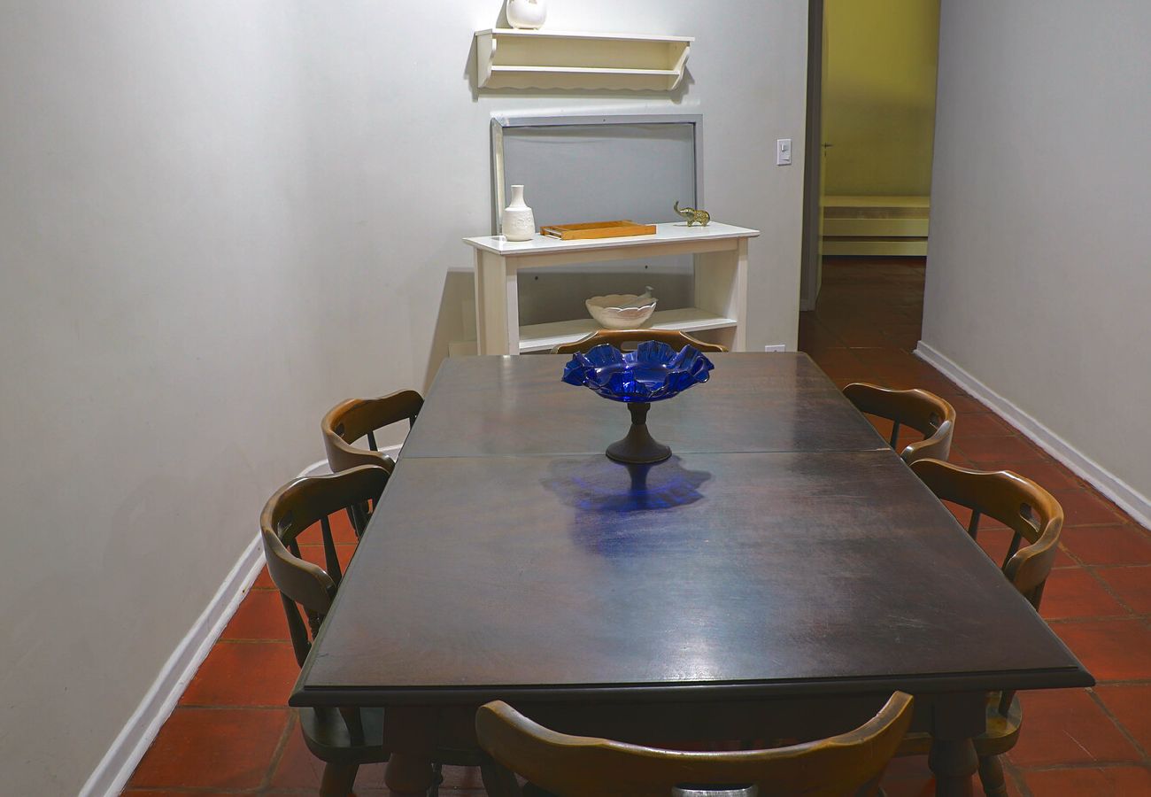 Apartamento em Guarujá - Apto acolhedor a 350m do mar c vaga, pet friendly Apartamento em Guarujá - Apto acolhedor a 350m do mar c vaga, pet friendly