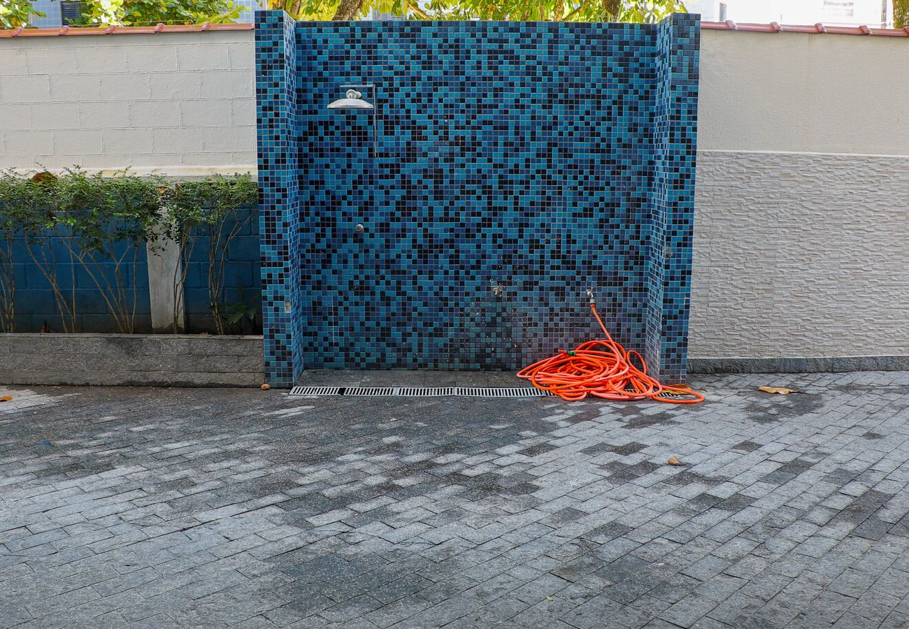 Apartamento em Guarujá - Apto acolhedor a 350m do mar c vaga, pet friendly Apartamento em Guarujá - Apto acolhedor a 350m do mar c vaga, pet friendly