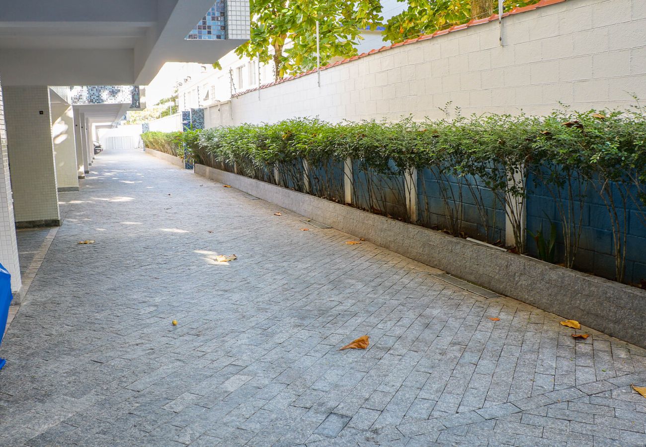 Apartamento em Guarujá - Apto acolhedor a 350m do mar c vaga, pet friendly Apartamento em Guarujá - Apto acolhedor a 350m do mar c vaga, pet friendly