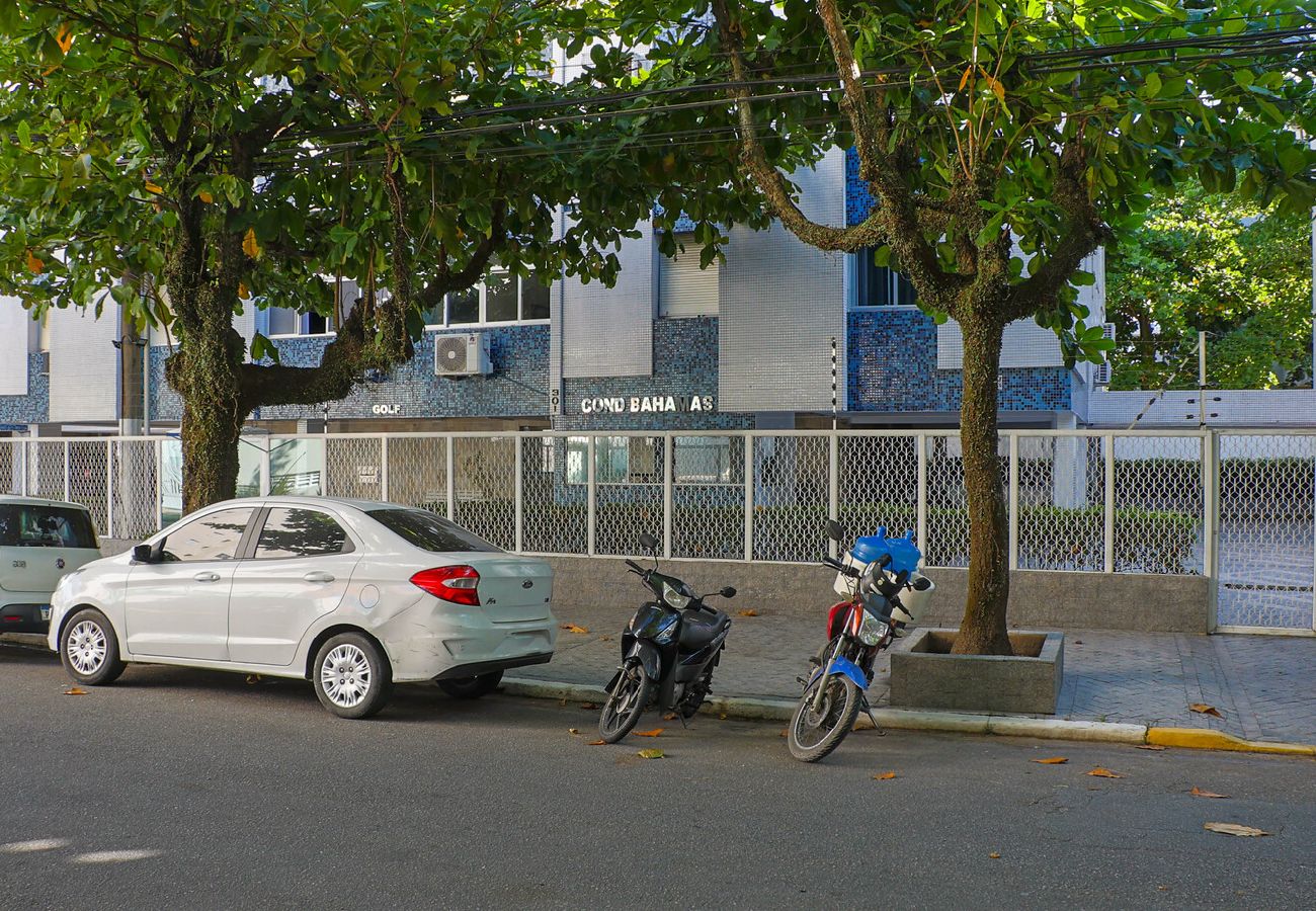 Apartamento em Guarujá - Apto acolhedor a 350m do mar c vaga, pet friendly Apartamento em Guarujá - Apto acolhedor a 350m do mar c vaga, pet friendly