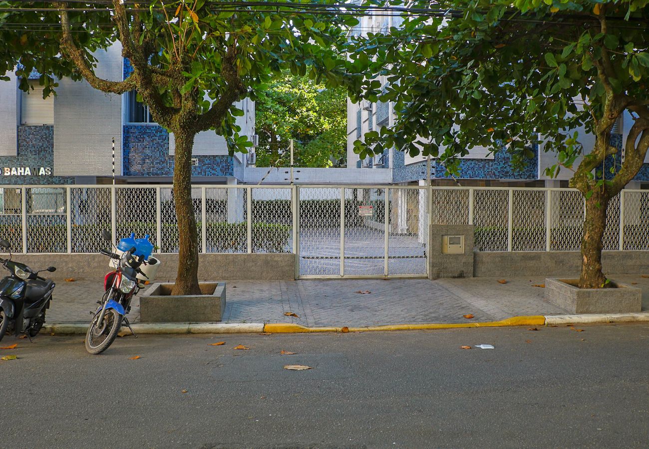 Apartamento em Guarujá - Apto acolhedor a 350m do mar c vaga, pet friendly Apartamento em Guarujá - Apto acolhedor a 350m do mar c vaga, pet friendly